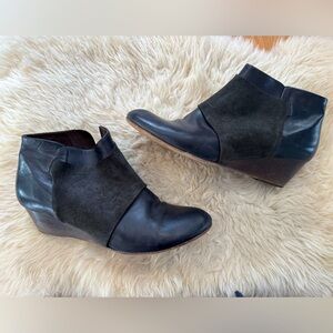 Cocolio Black Leather and Suede Black Ankle Bootie - Size 9.5